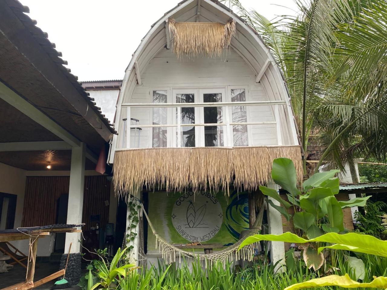 Medewi Good Vibes Stay&Surf Jembrana  Exterior photo