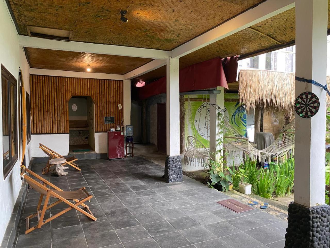 Medewi Good Vibes Stay&Surf Jembrana  Exterior photo